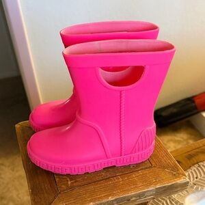 UGG Bright Pink Kids Rain Boots with Easy-Grip Handles